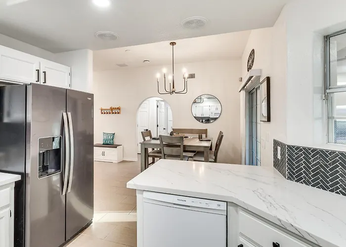 Private Pool, Spa! Updated Near London Bridge Lake Havasu City