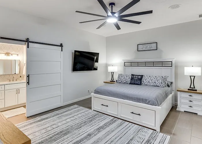 Hébergement de vacances Private Pool, Spa! Updated Near London Bridge Lake Havasu City