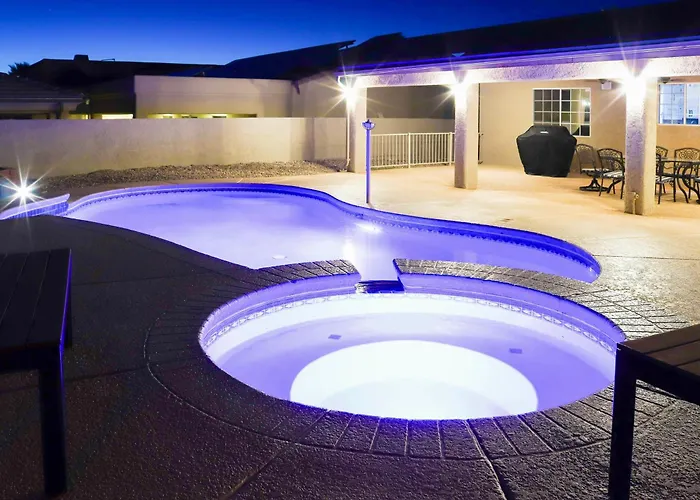 Hébergement de vacances Private Pool, Spa! Updated Near London Bridge Lake Havasu City