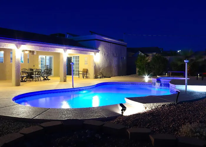 Private Pool, Spa! Updated Near London Bridge Hébergement de vacances